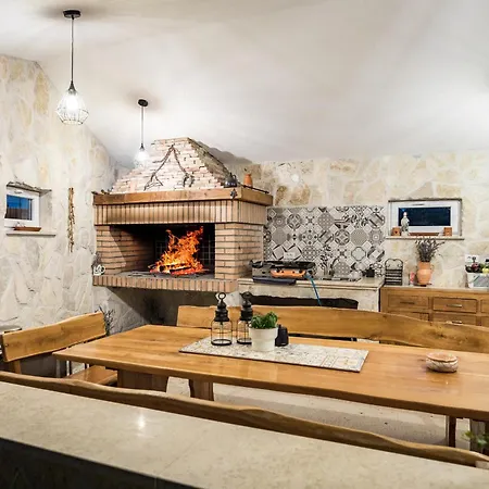 Javor Вилла Peruski