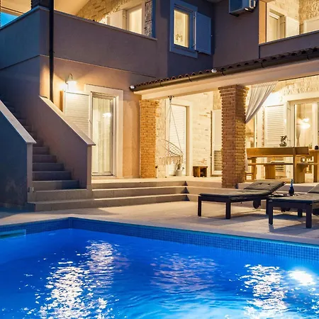 Villa Javor *
